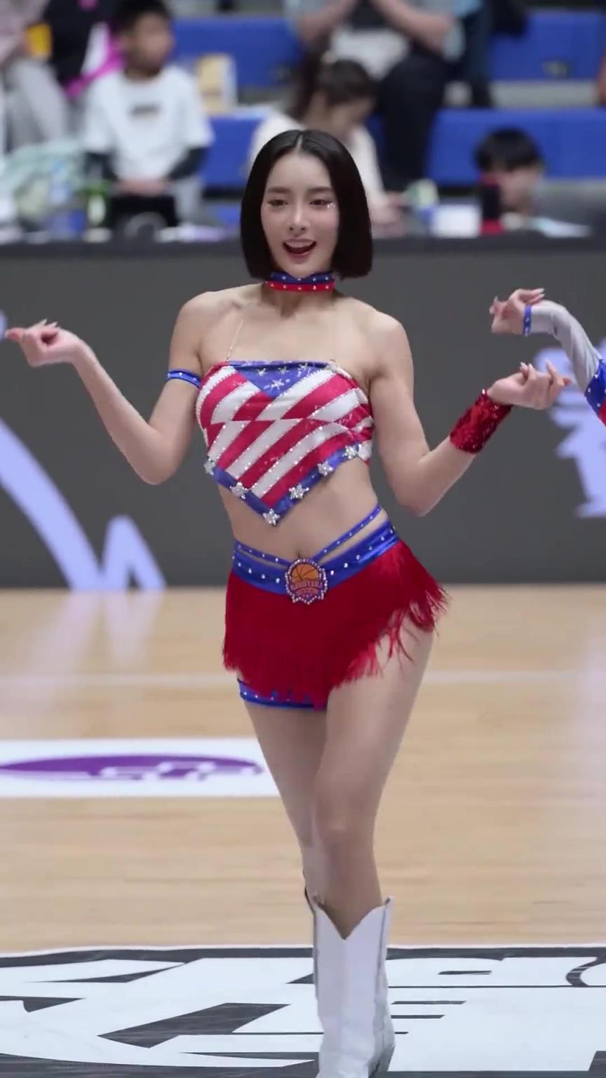 太離譜了 ！幾乎是完美女人！